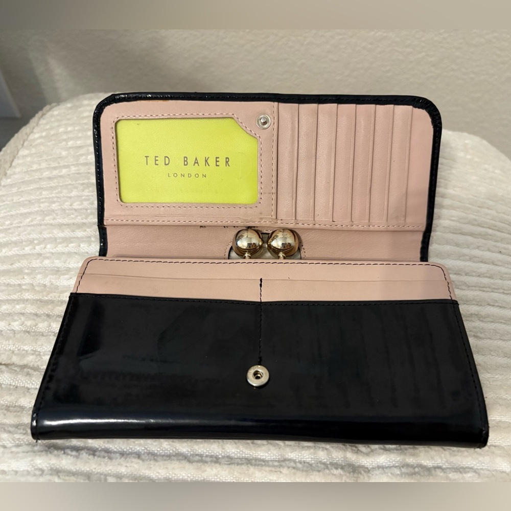 Ted Baker Elegant Black Wallet with Gold Monogram Kisslock Clasp - Picture 4 of 8